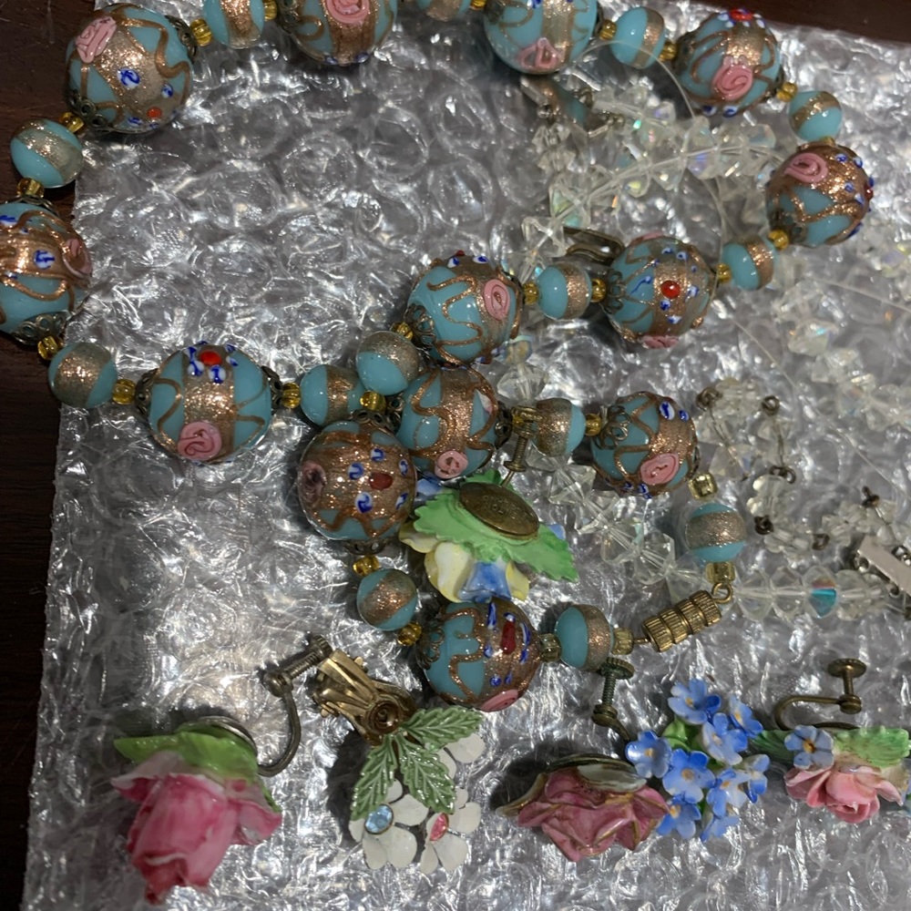 ❣️Denton England vintage screw back earrings.beautiful. Porcelain+others